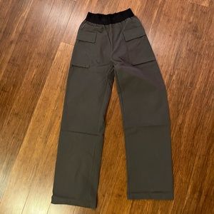 BNWT! Fear of god essentials womens cargo pants iron